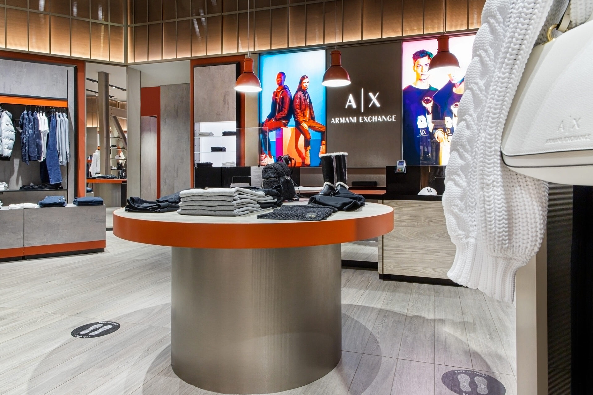 ARMANI קניון TLV Fashion